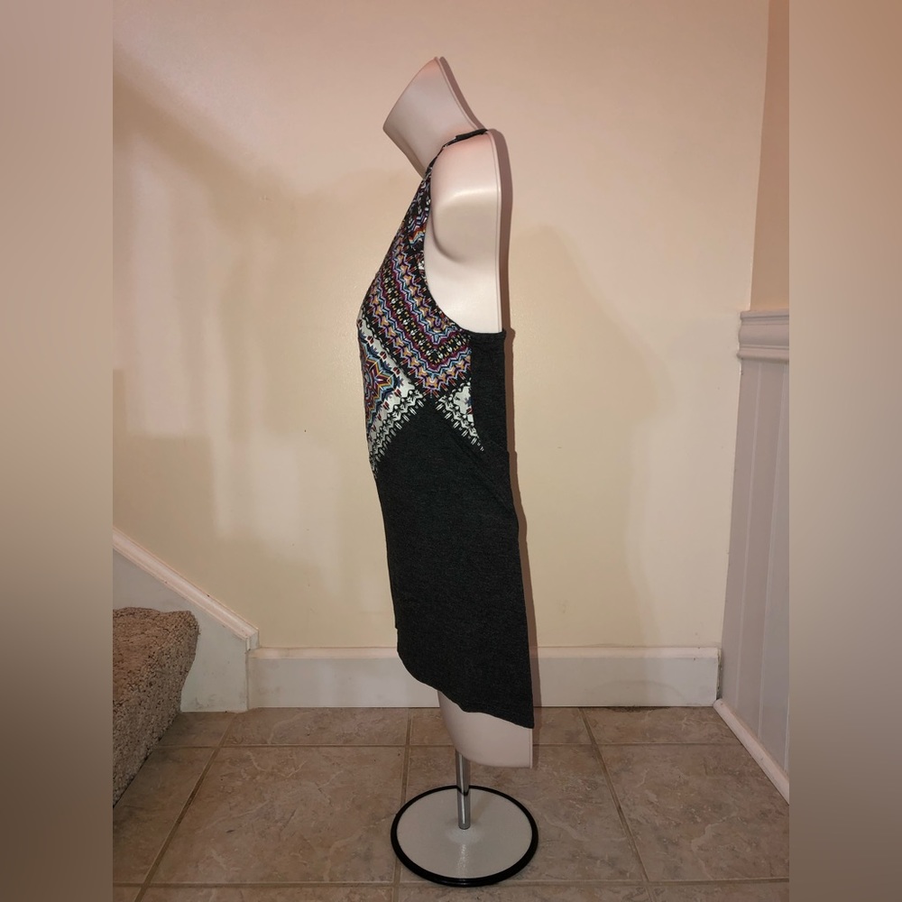 Gray top with a colorful design from Maurice’s in a size small - Picture 4 of 11
